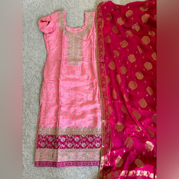 Pink Salwaar Kameez - Picture 1 of 7